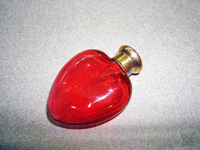 Red Heart Laydown Perfume
