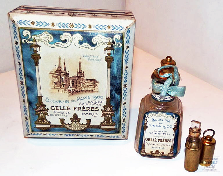 "Souvenir de Paris 1900" by Gellé Fréres