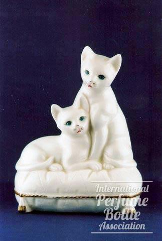 White Cats on Pillow Perfume Lamp