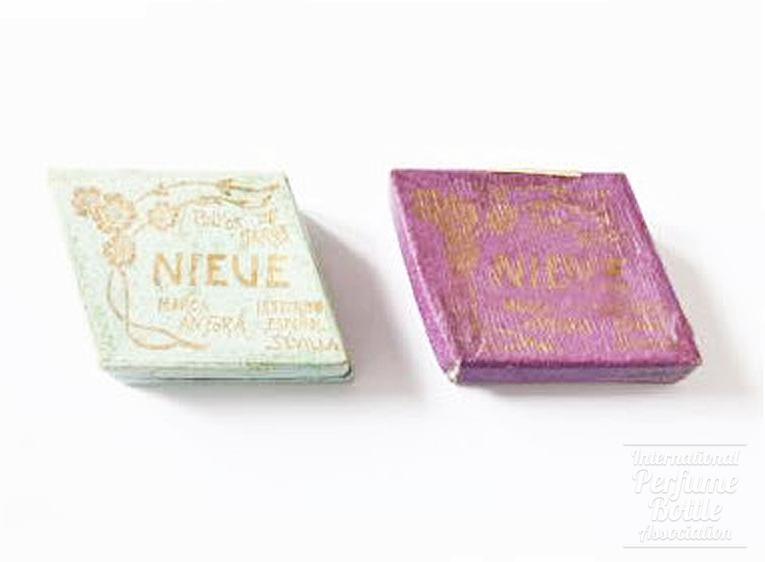 "Nieve" Powder Envelopes by Instituto Español