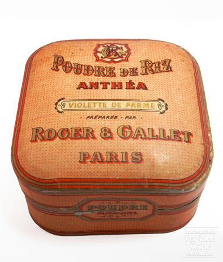 "Anthéa - Violette de Parme" Powder Box, Roger et Gallet