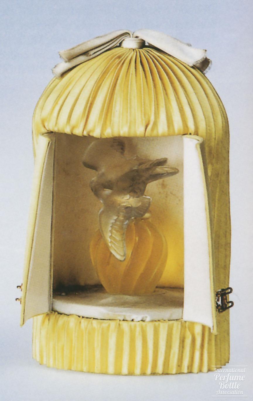 "L'Air du Temps" Lantern Presentation by Nina Ricci