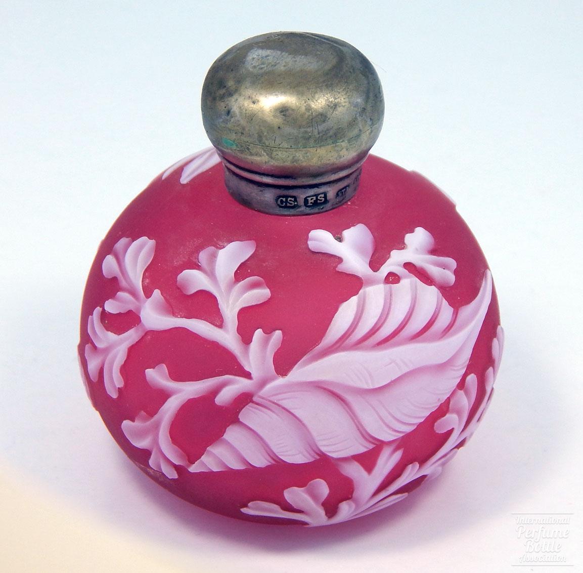 Cranberry Cameo Perfume With Shell Decoration