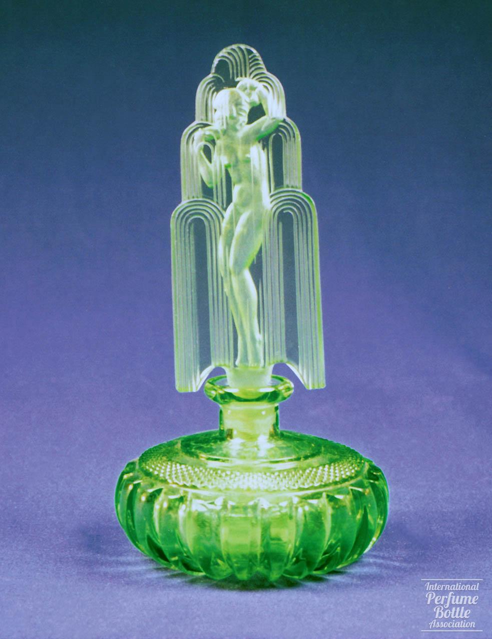 Green Nude in Fountain